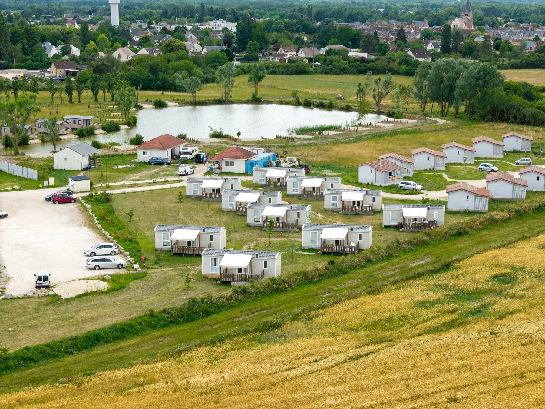 Parc de Lorris — Le parc et le village de Lorris, à deux pas