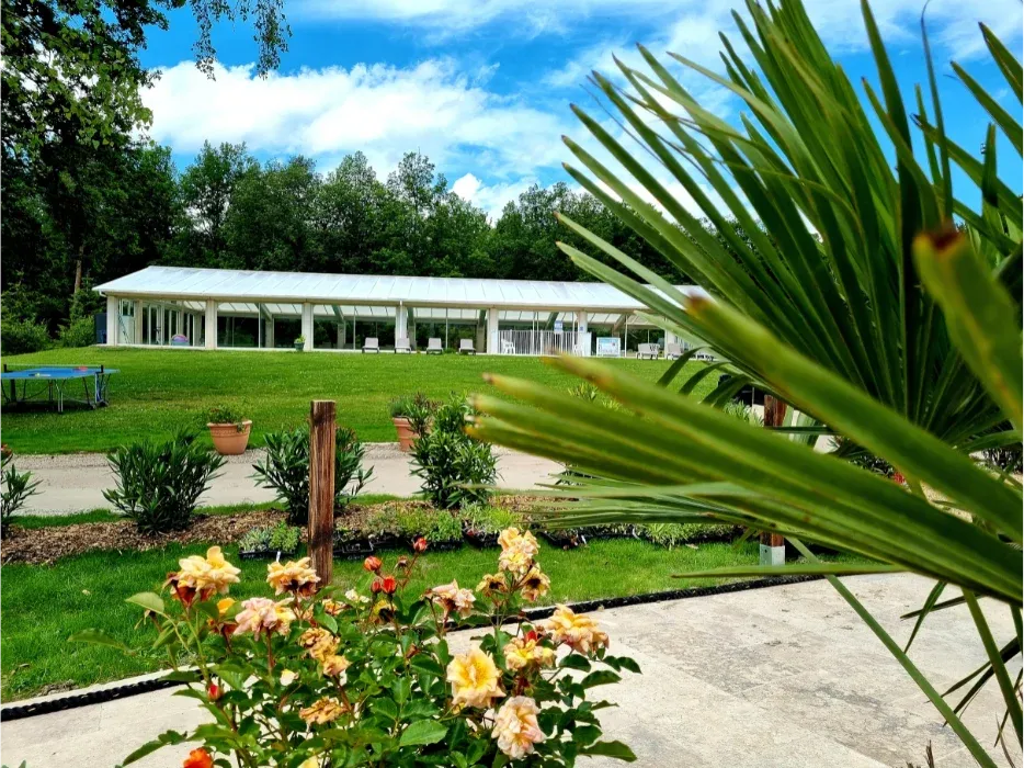 Parc de Nibelle — La salle de réception, vue depuis les jardins du parc